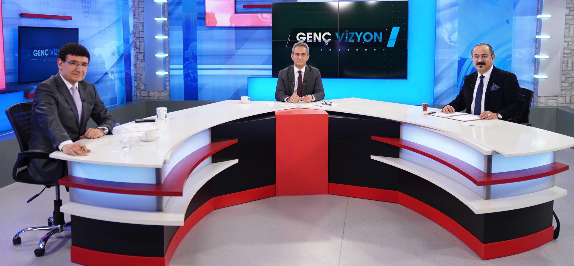 BAKAN ÖZER, ÜLKE TV CANLI YAYININDA EĞİTİM GÜNDEMİNİ DEĞERLENDİRDİ